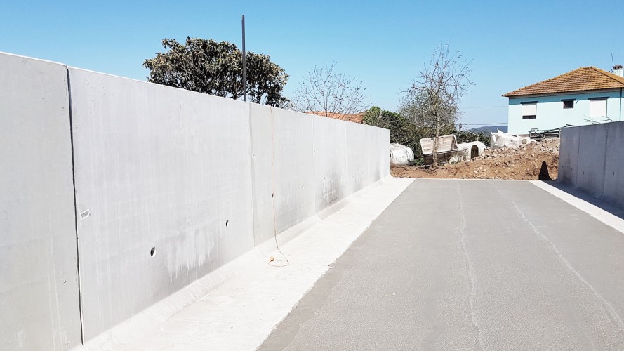 L-shaped retaining walls