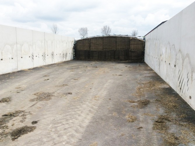 AGRI U-shaped retaining walls